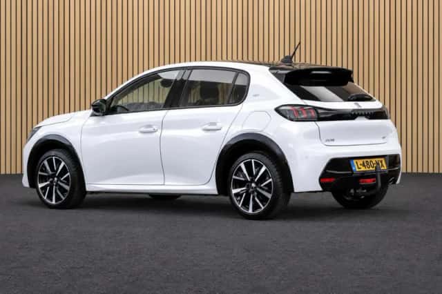 Peugeot 208 (2021) thumbnail 2