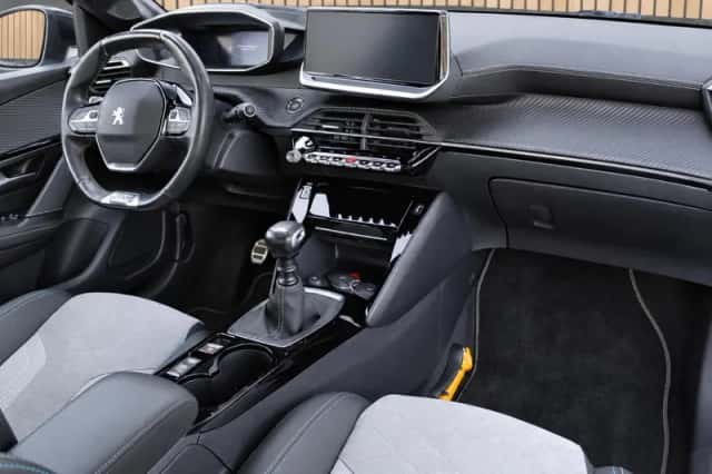 Peugeot 208 (2021) thumbnail 3