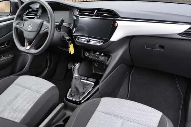 Opel Corsa (2024) thumbnail 3