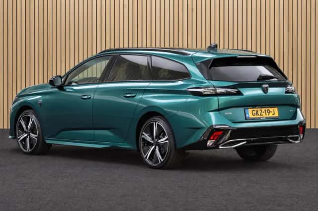Peugeot 308 (2024) thumbnail 2