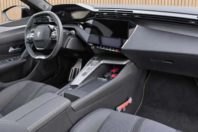 Peugeot 308 (2024) thumbnail 3