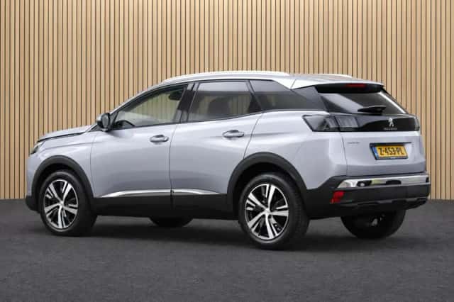 Peugeot 3008 (2021) thumbnail 2