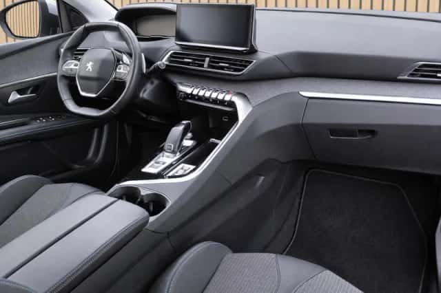 Peugeot 3008 (2021) thumbnail 3