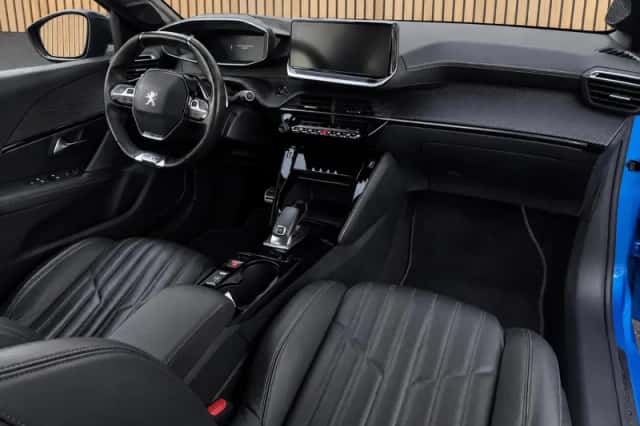 Peugeot 208 (2021) thumbnail 3