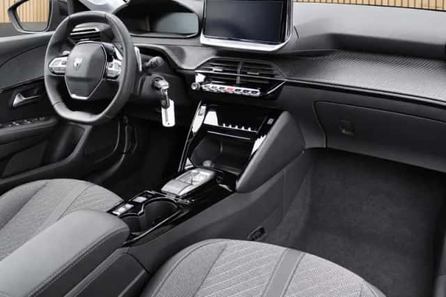 Peugeot 208 (2025) thumbnail 3