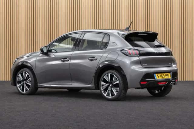 Peugeot 208 (2022) thumbnail 2