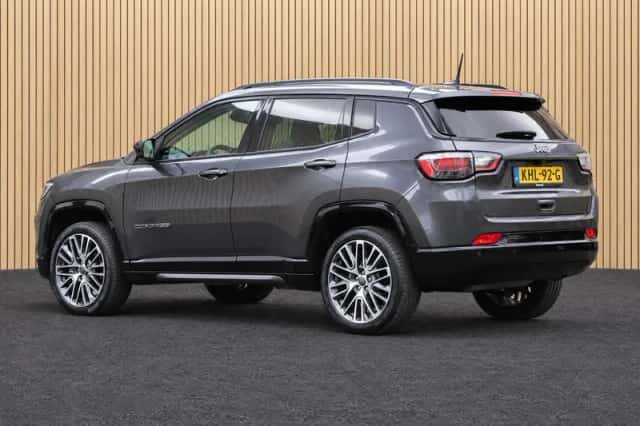 Jeep Compass (2025) thumbnail 2