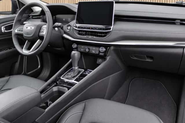Jeep Compass (2025) thumbnail 3