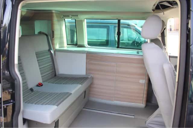 Volkswagen California (2010) thumbnail 2