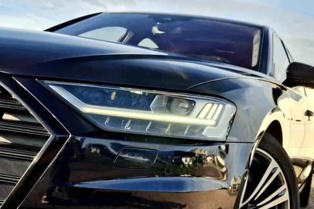 Audi A8 (2018) thumbnail 2