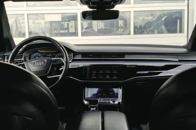 Audi A8 (2018) thumbnail 3