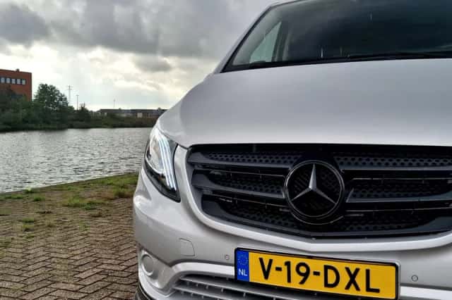 Mercedes-Benz Vito (2021) thumbnail 2