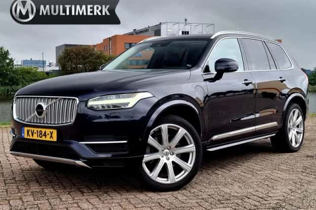 Volvo XC90 (2016) thumbnail 1