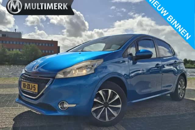 Peugeot 208 (2012) thumbnail 1