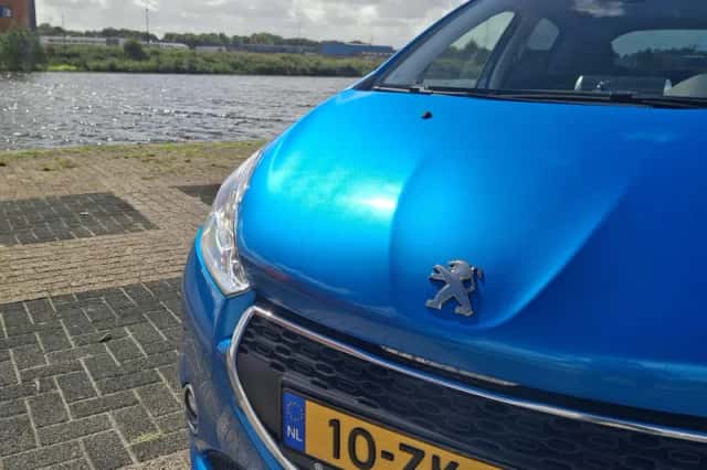 Peugeot 208 (2012) thumbnail 3