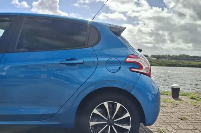 Peugeot 208 (2012) thumbnail 4