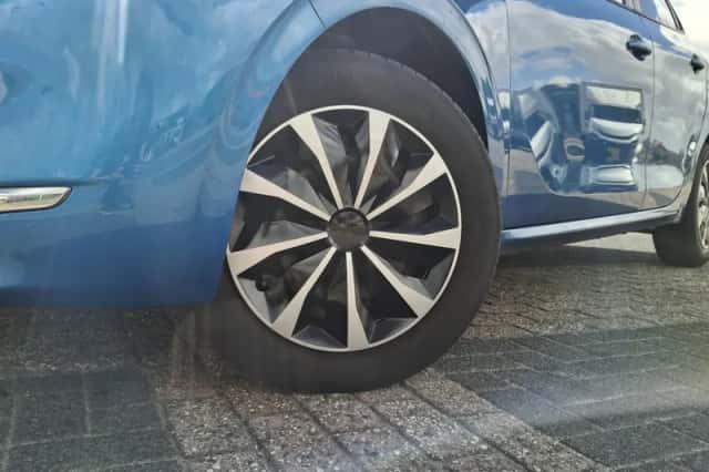 Peugeot 208 (2012) thumbnail 6