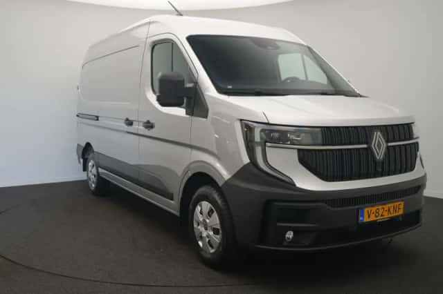 Renault Master (2024) thumbnail 2