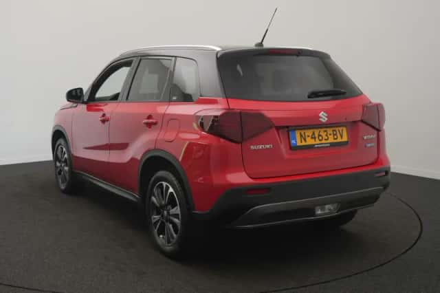 Suzuki Vitara (2021) thumbnail 3