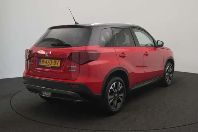 Suzuki Vitara (2021) thumbnail 4