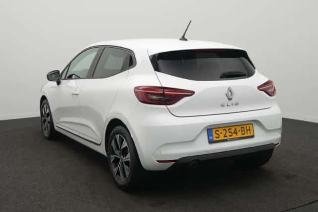 Renault Clio (2022) thumbnail 3