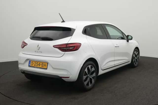 Renault Clio (2022) thumbnail 4