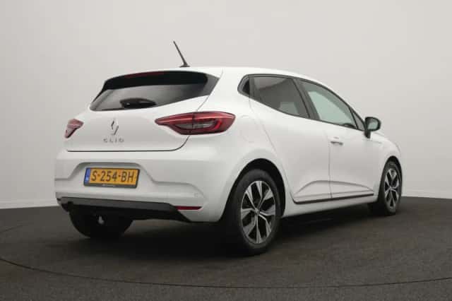 Renault Clio (2022) thumbnail 6