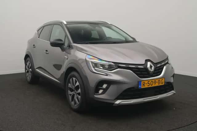 Renault Captur (2022) thumbnail 2