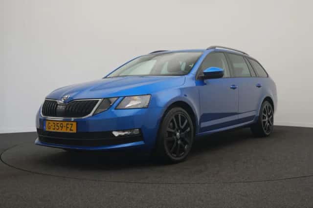 Škoda Octavia (2019) thumbnail 5