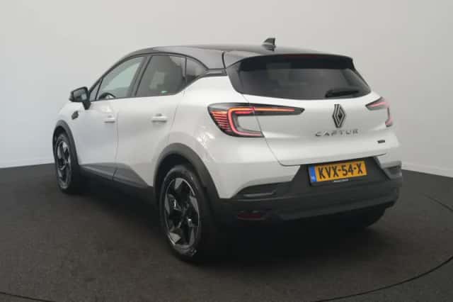 Renault Captur (2026) thumbnail 3