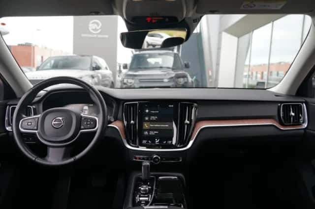 Volvo V60 (2020) thumbnail 4