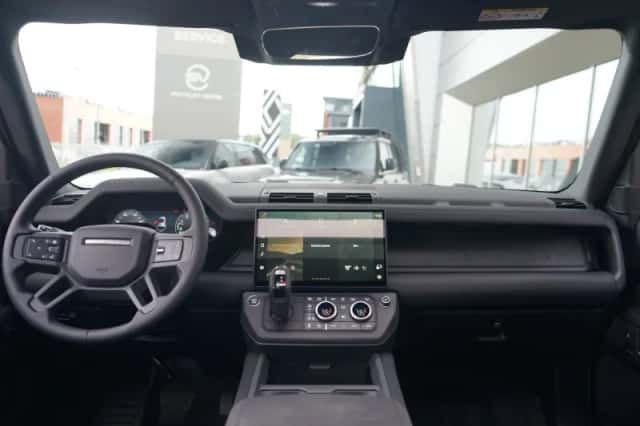 Land Rover Defender (2026) thumbnail 4