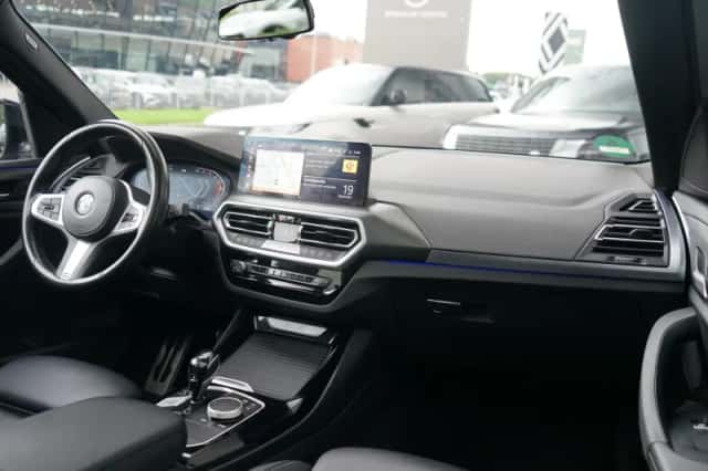 BMW X3 (2023) thumbnail 3