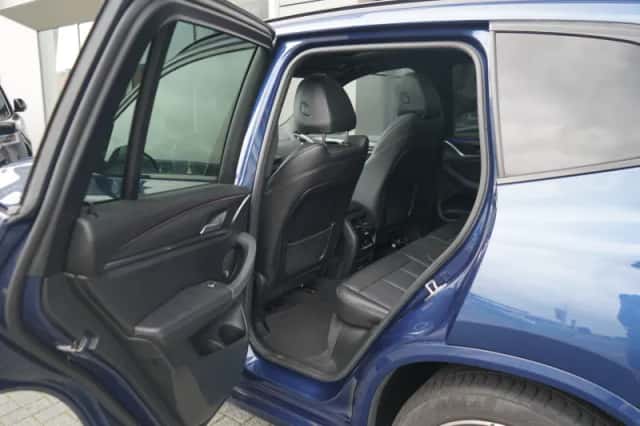 BMW X3 (2023) thumbnail 5