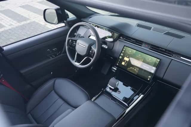 Land Rover Range Rover Sport (2026) thumbnail 3