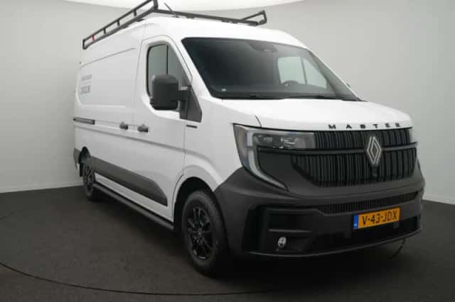 Renault Master (2024) thumbnail 2