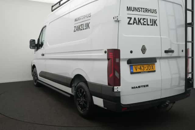 Renault Master (2024) thumbnail 3