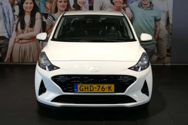 Hyundai i10 (2024) thumbnail 2