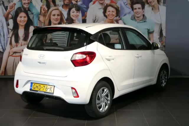 Hyundai i10 (2024) thumbnail 3