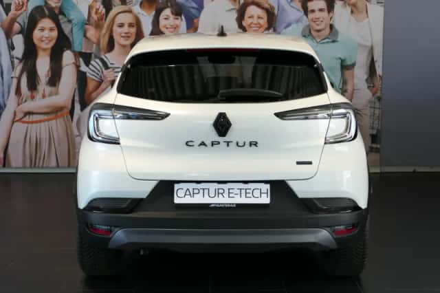 Renault Captur (2025) thumbnail 4