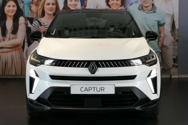 Renault Captur (2025) thumbnail 2