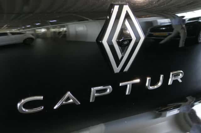 Renault Captur (2025) thumbnail 5