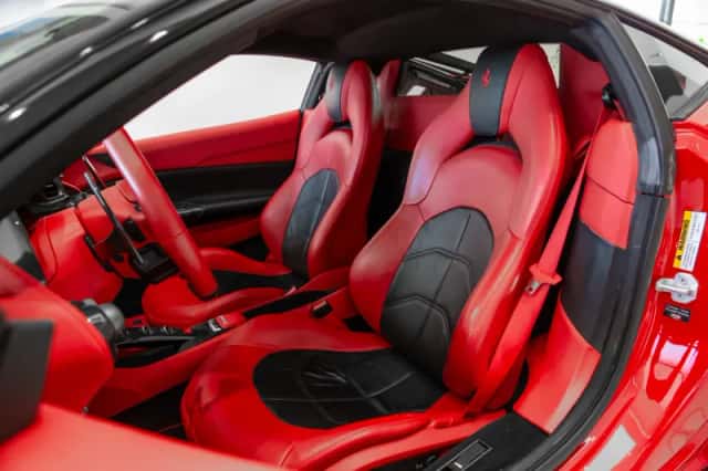 Ferrari 488 (2015) thumbnail 6