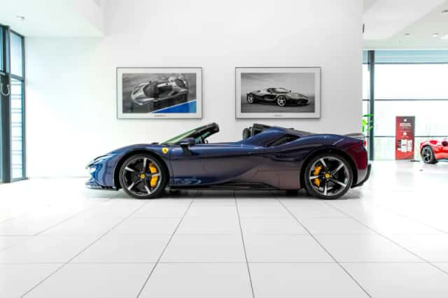 Ferrari SF90 Spider (2025) thumbnail 2