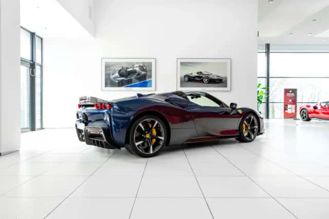 Ferrari SF90 Spider (2025) thumbnail 4