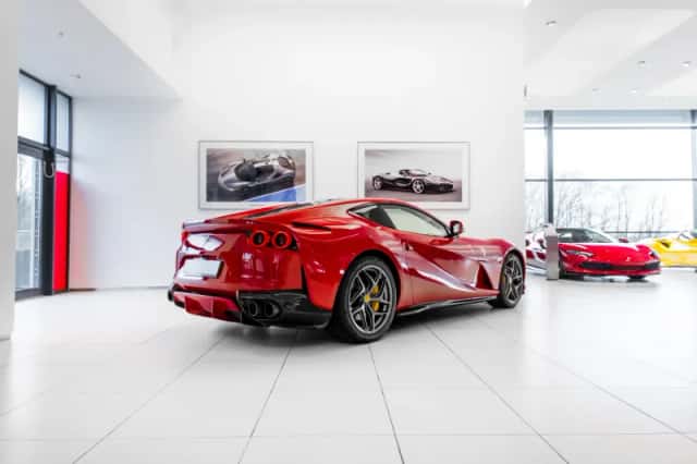 Ferrari 812 Superfast (2019) thumbnail 4