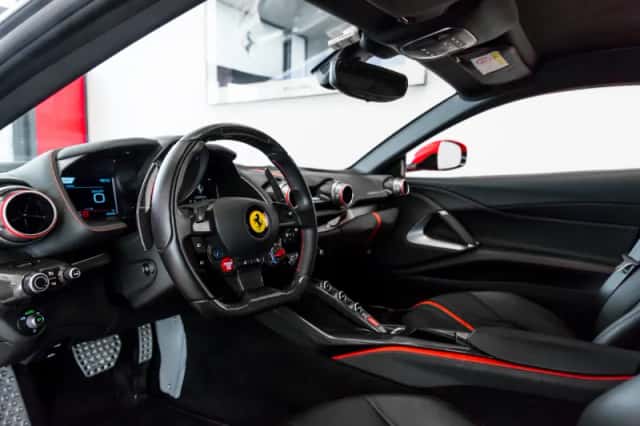 Ferrari 812 Superfast (2019) thumbnail 5