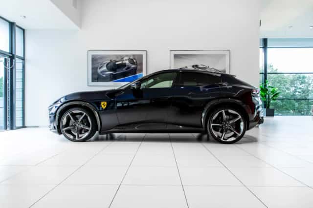 Ferrari Purosangue (2024) thumbnail 2