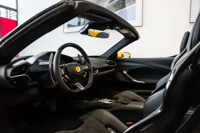 Ferrari 296 GTS (2024) thumbnail 5