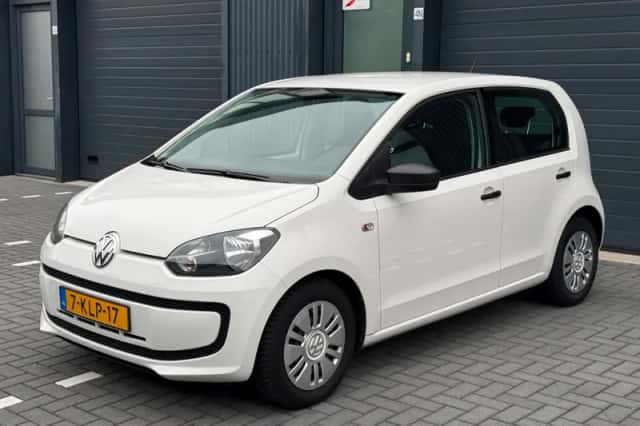 Volkswagen Up! (2013) thumbnail 3